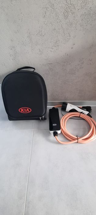 Ładowarka zasilacz oryginalna KIA MOTORS 12A 230V