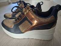 DKNY Buty  na koturnie Donna Karan