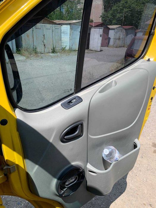 Продам Опель виваро