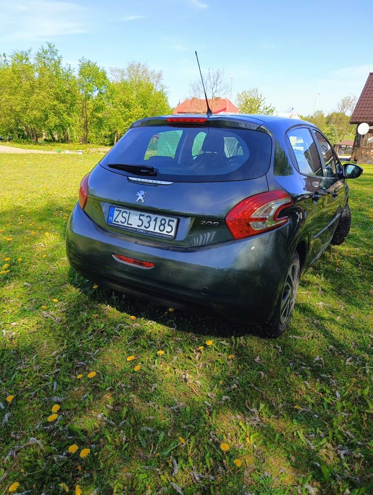 Peugeot 208  1.4 HDi