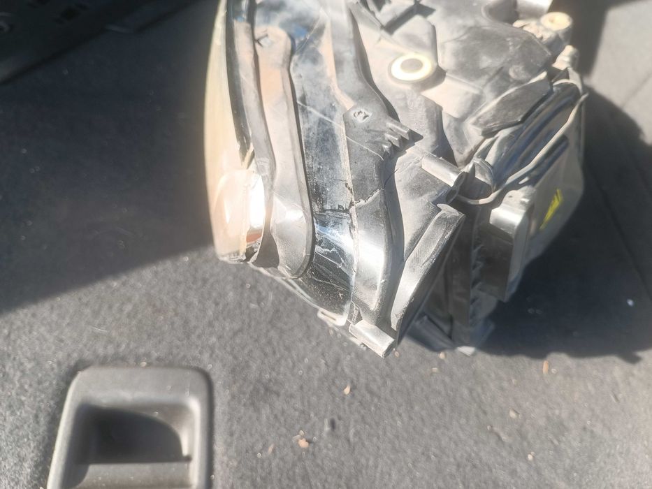 Audi Q5 lampa reflektor uszkodzone