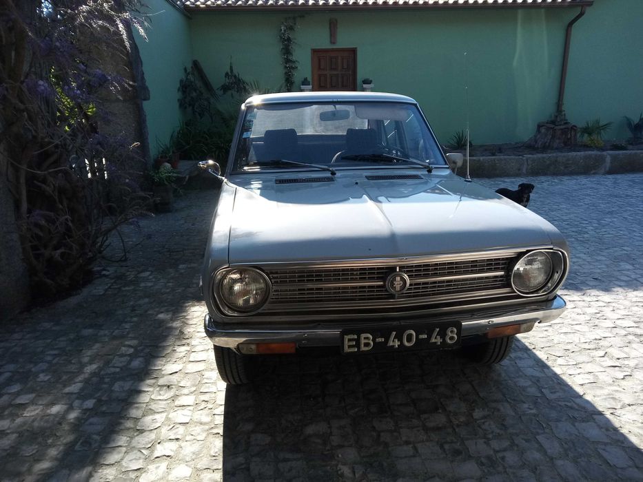 Carro clássico datsun