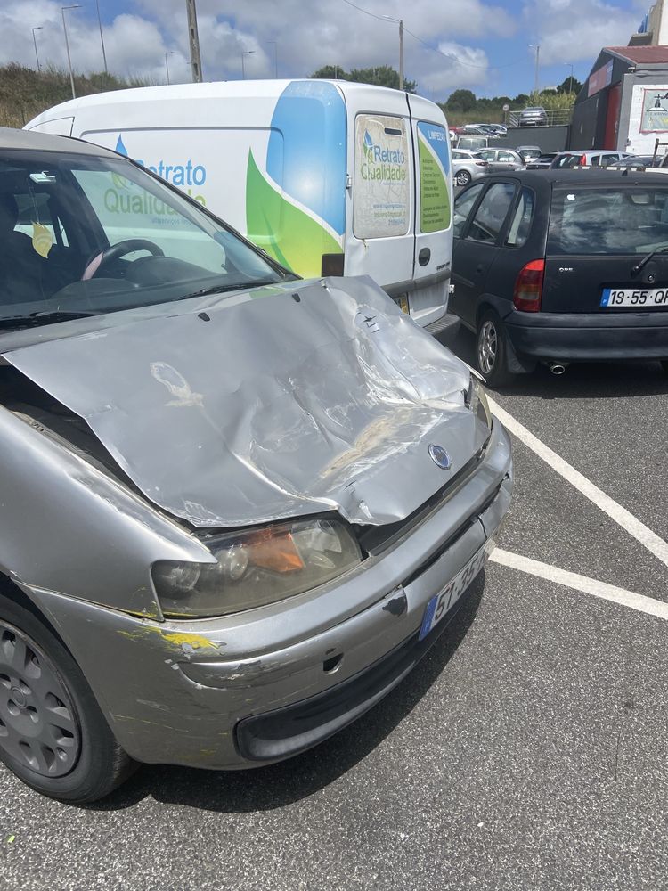 Vendo carro para peças