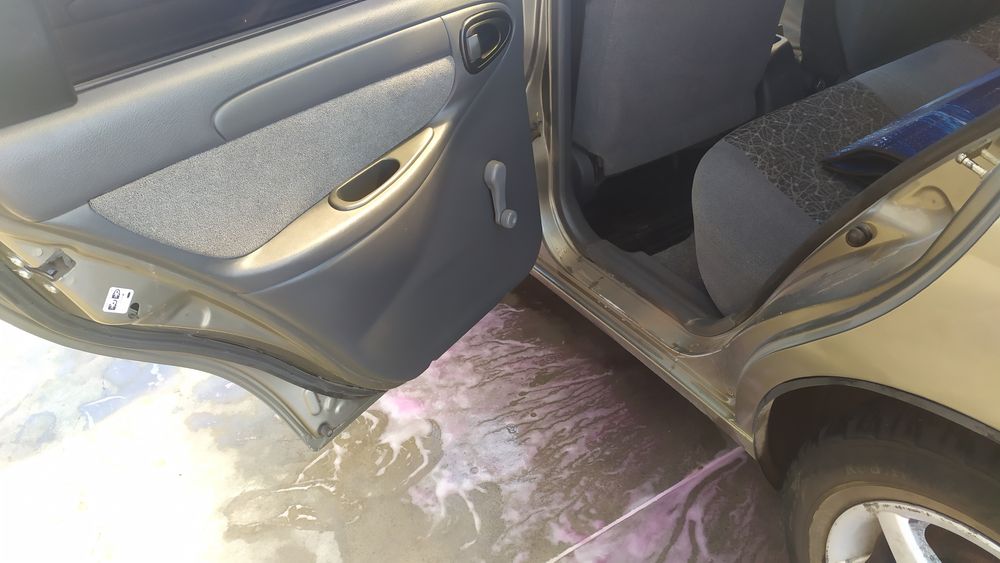 Продам ЗАЗ Ланос SE 2011 года максимальная комплектация газ/бензин