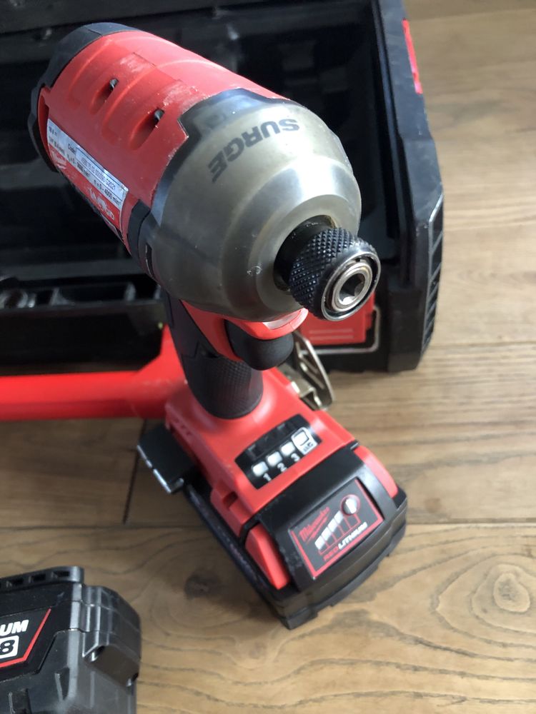 Безщітковий.Акум.Імпакт Milwaukee M18 FQID Surge