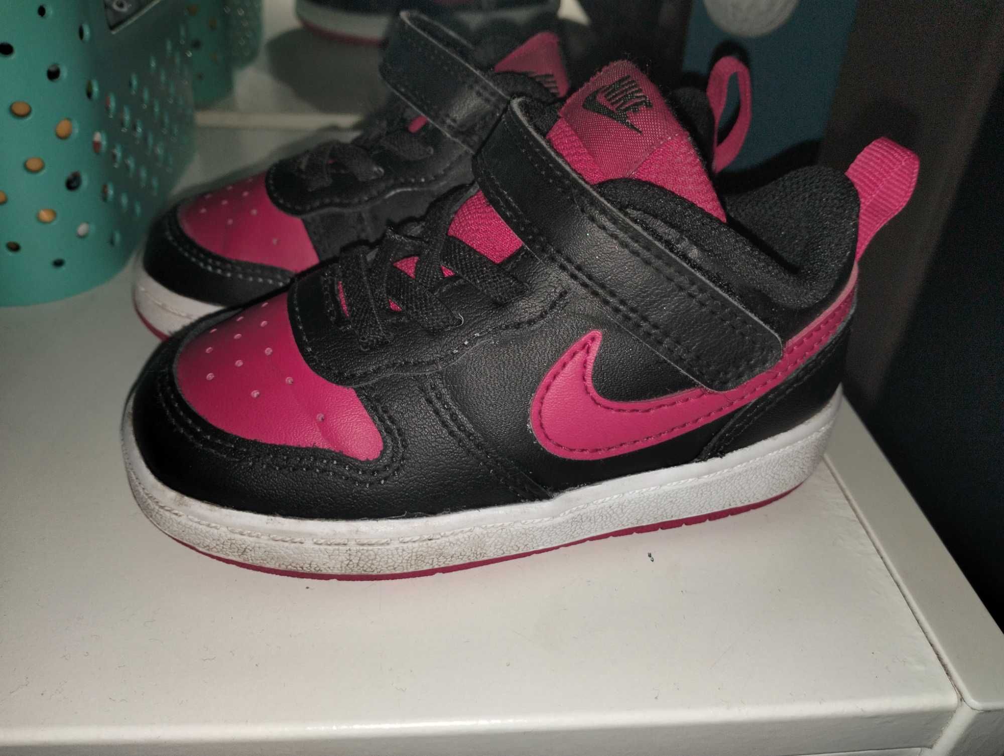 Sprzedam buty Nike chłopięce roz 23,5