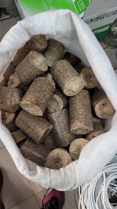 Брикеты топливные. Доставка (25кг)