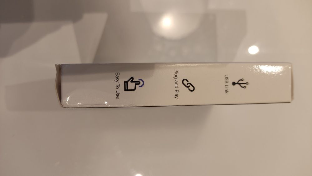 Adapter do bezprzewodowego korzystania z systemu Apple CarPlay