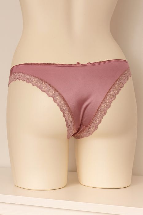 Figi damskie z koronką