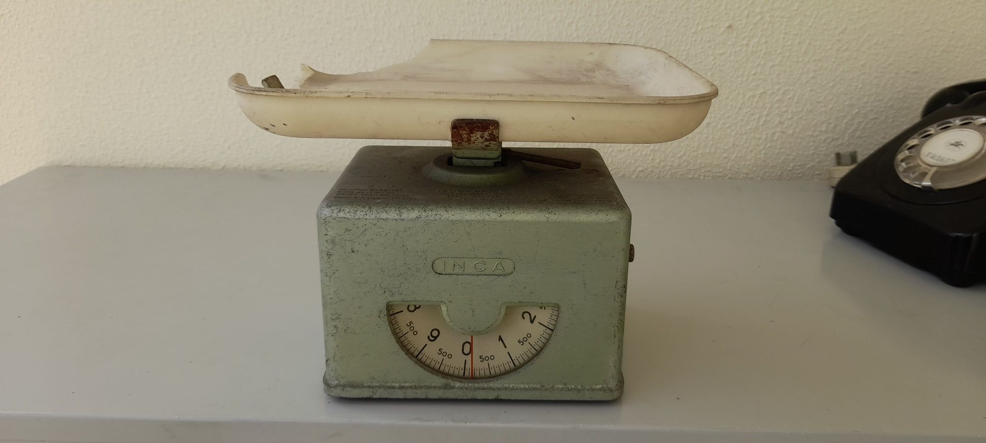 Vendo balança de cozinha dos anos 50.