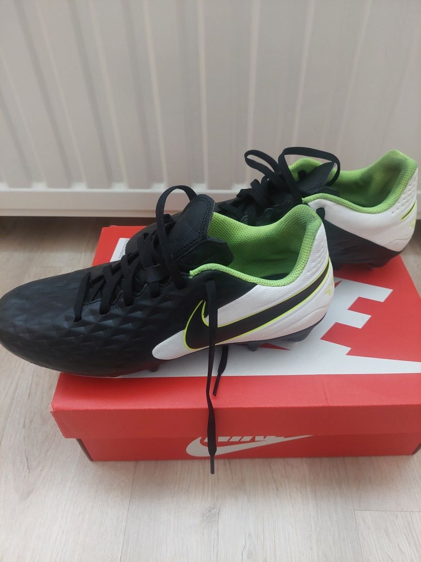 Korki  Nike Tiempo roz 40