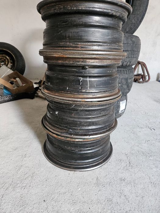 Диски металічні 5×112 15R Vito/Sprinter.