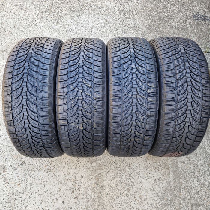 Зимові шини, резина 235 55 R19 Bridgestone (Бріджестон) 4шт.