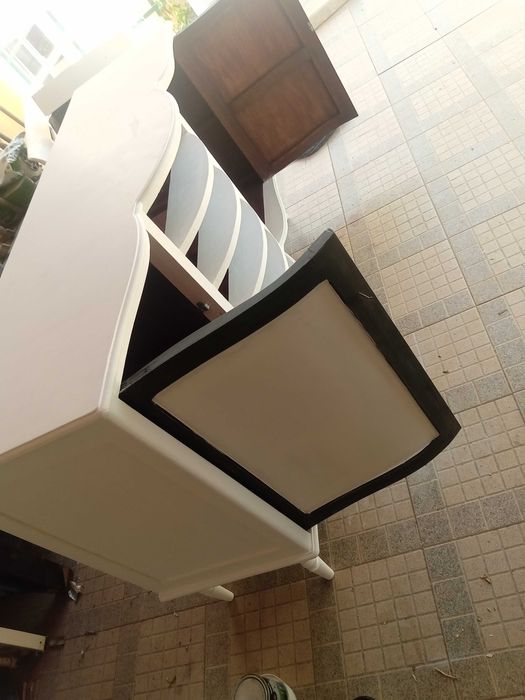 Móveis universais antigos recuperados estilo pátina mate