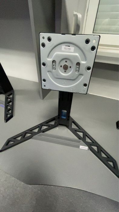 Регульована підставка,кронштейн для монітора 22–32”, витримує до 14 кг