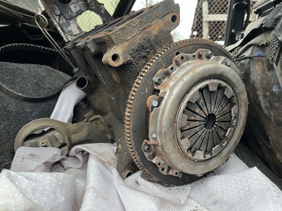 Блок с калинвалом с подушкой поршнями