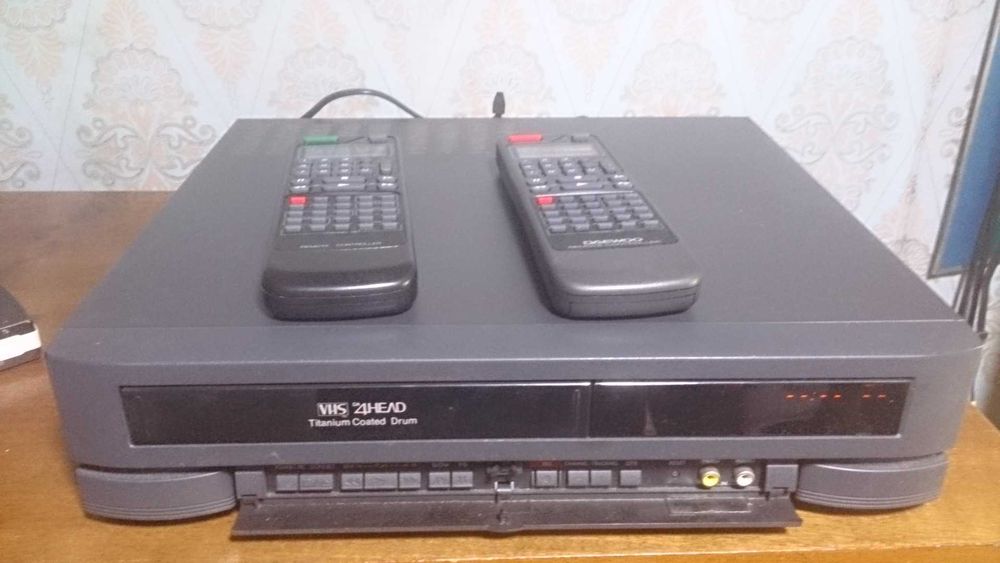 Лот dvd  players  VHS video recorders