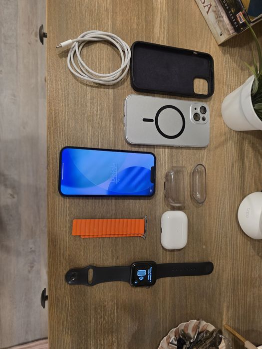 IPhone 13 de 256 GB Apple watch 6 e airpods 2 pro.