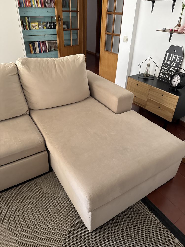 Sofá com chaise long