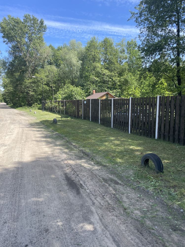 Продається ділянка в лісі з  будинком.