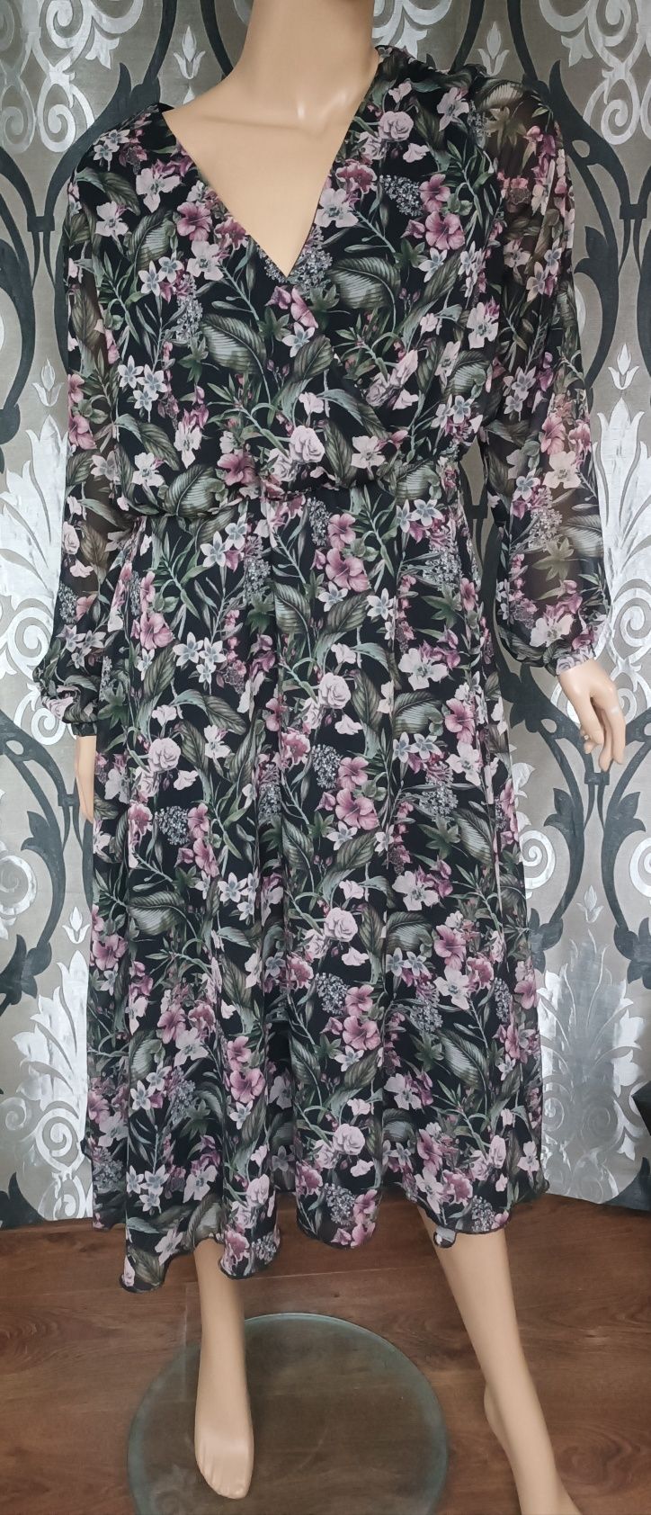Mohito szyfonowa sukienka midi z długim rękawem