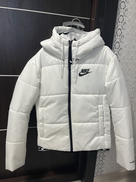Зимова Куртка Nike, xs