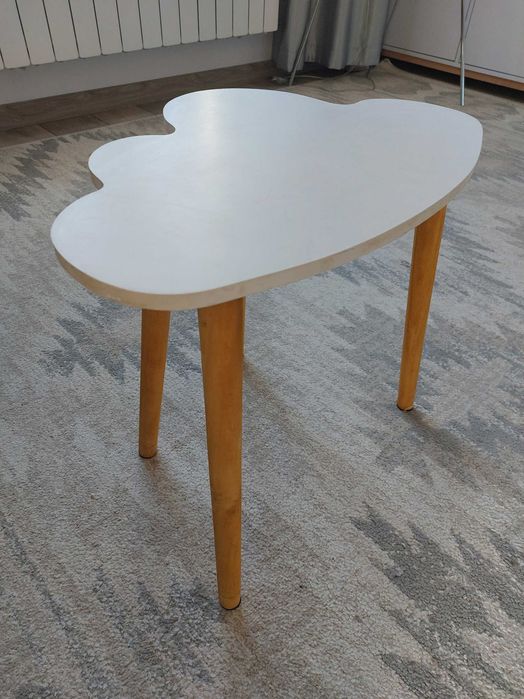 Stolik dziecięcy biały
