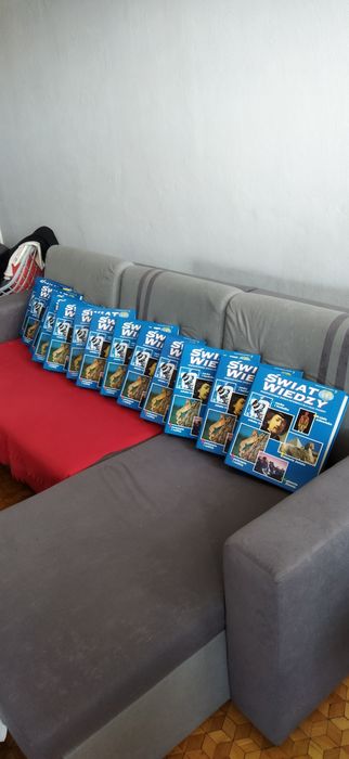 13 segregatorów Świat Wiedzy - kompletny