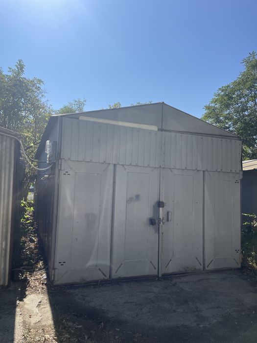 Продам / сдам гараж. На охраняемой стоянке.