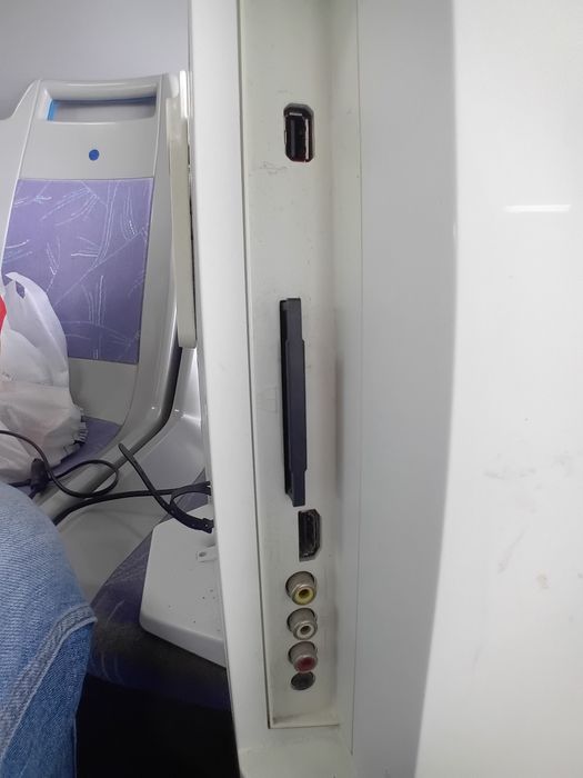 Tv sony Bravua c/ imagem 4k comando e cabo de alimentação a funcionar