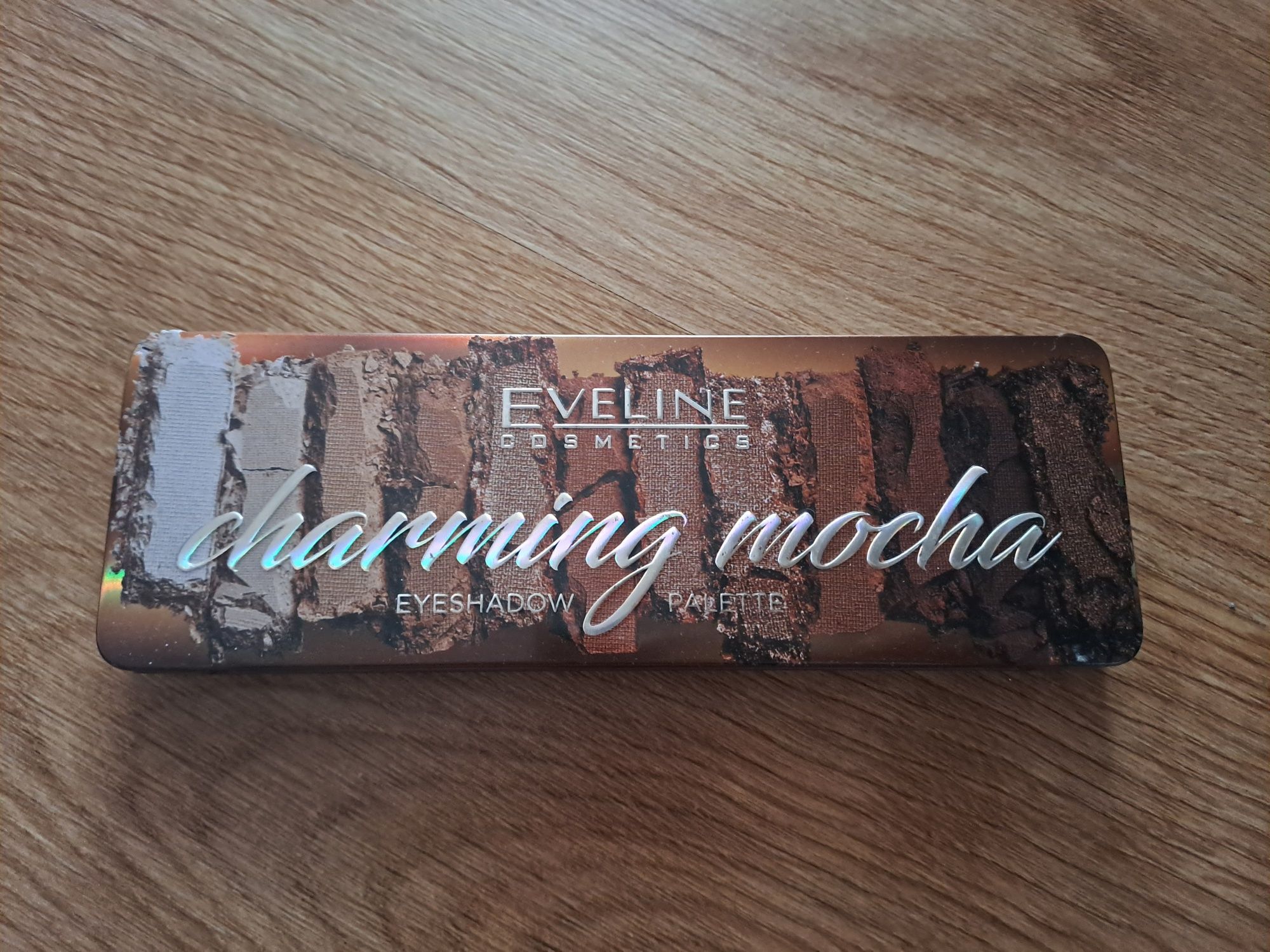 Paletka cieni do powiek Eveline Charming mocha