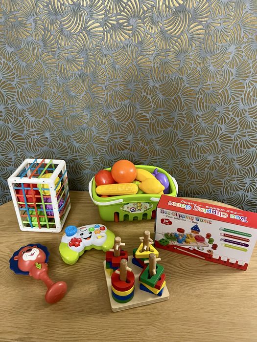 Дитячі іграшки для вашої малечі , можна й одним лотом