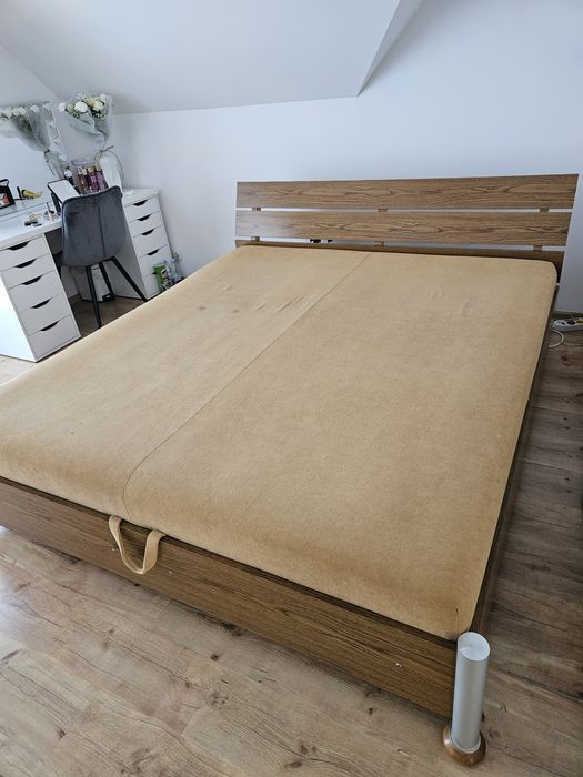 Łóżko 180x200 z pojemnikiem i materacem