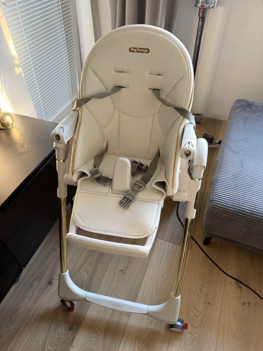 Krzeselko do karmienia Peg perego