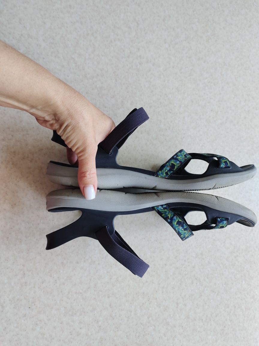 Босоніжки crocs w-11