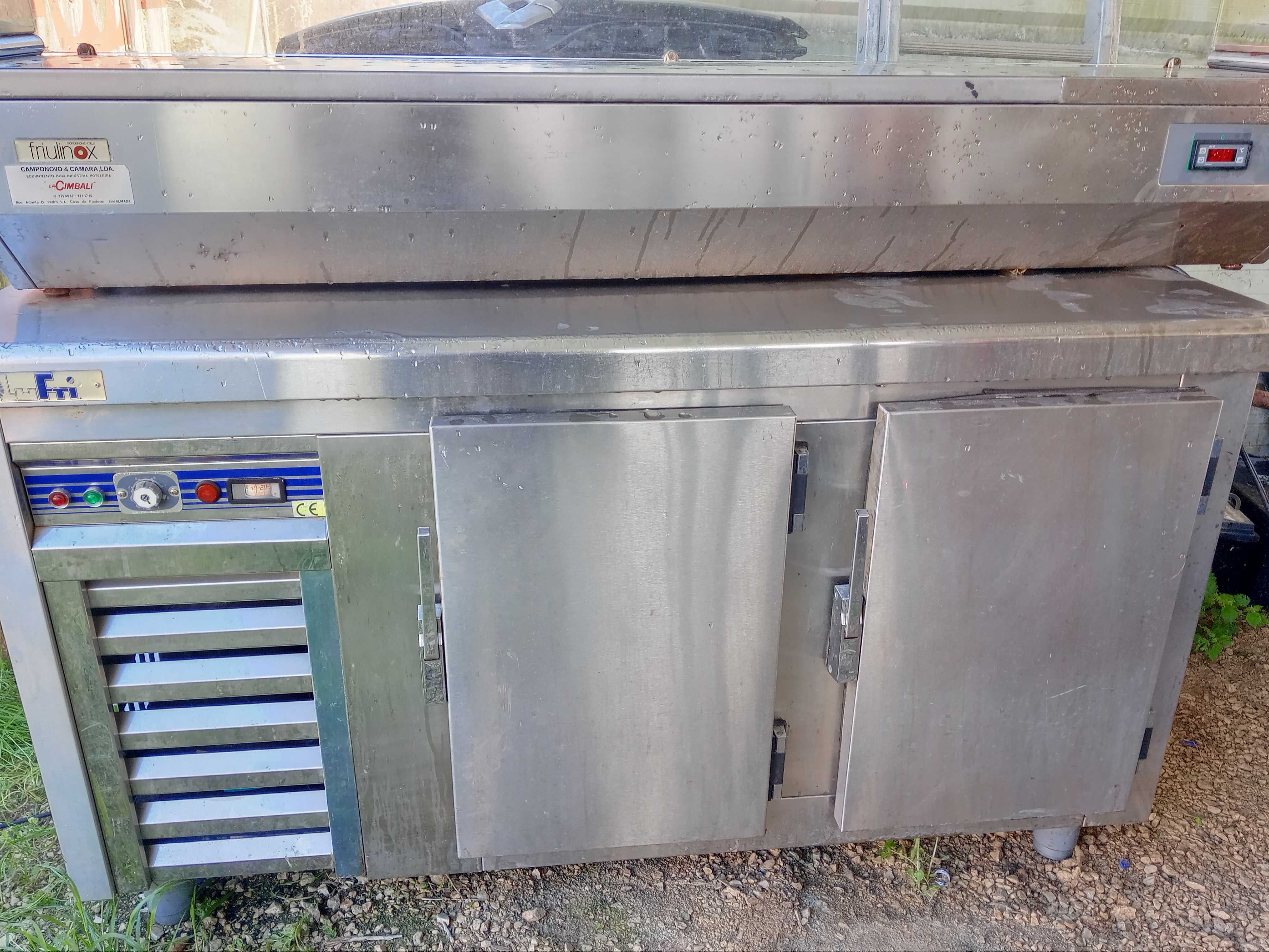 Bancada de inox com refrigeração