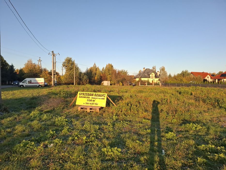 Działka inwestycyjno-budowlana ul. Wiejska 1780 m2