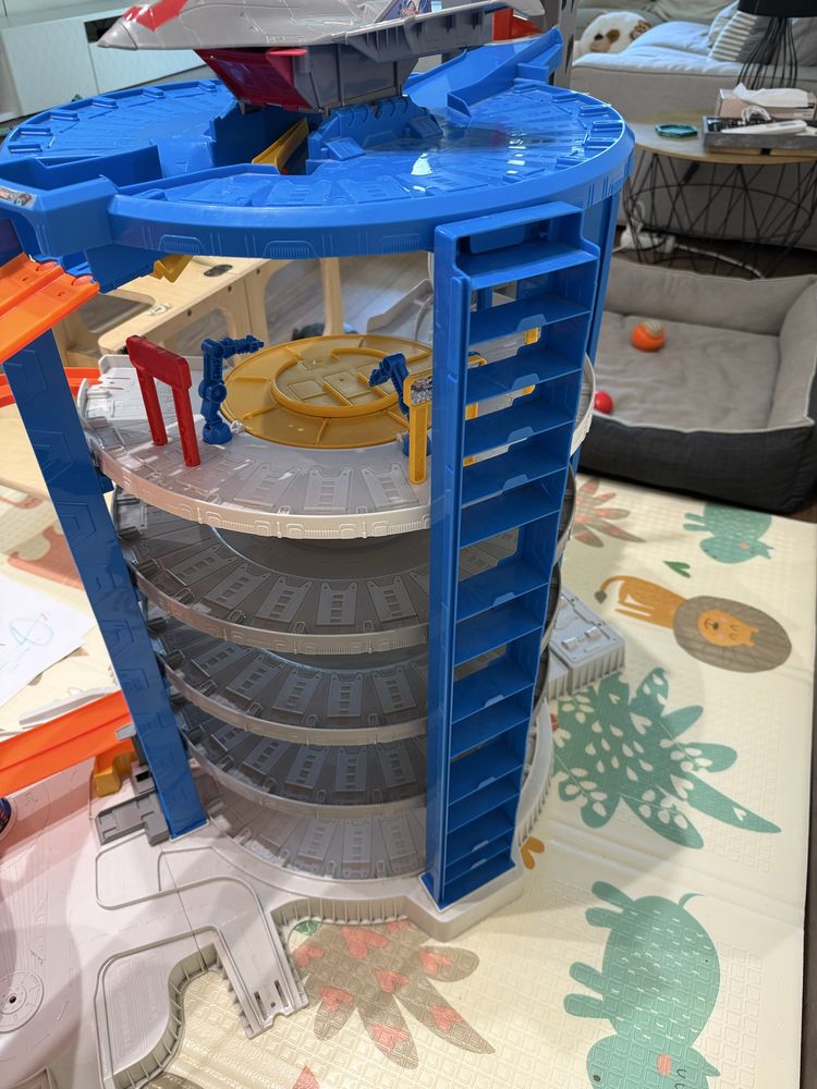 Super Ultimate Garage - Hot Wheels