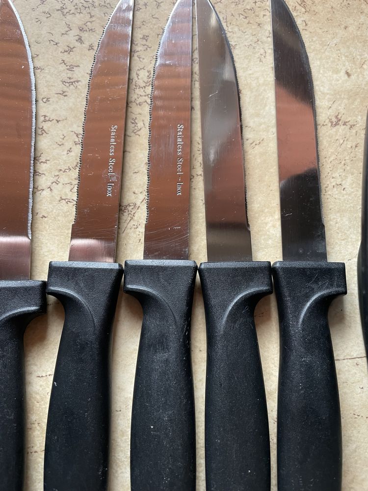 Tarka kuchenna wielofunkcyjna i 9 noży noże do steków