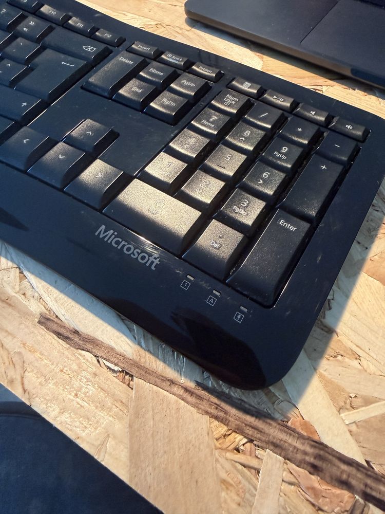 Teclado Microsoft Comfort Curve 3000 (USB)