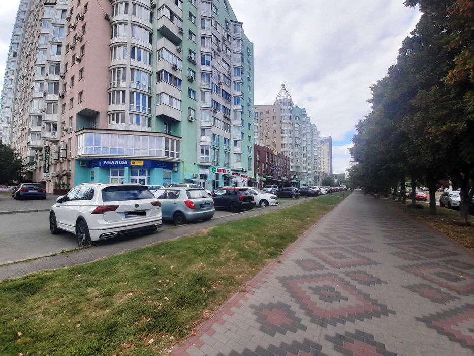 Вишгород Центр Суперфасад н/ф 72кв.м. Активний трафік