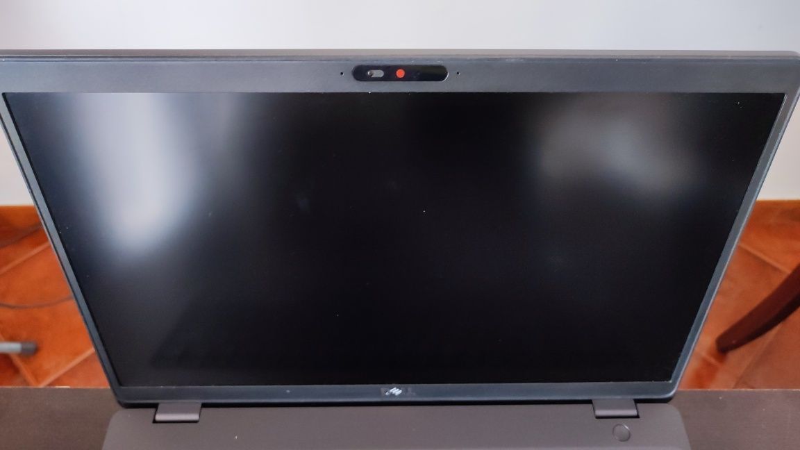 Portátil Dell Precision 3450 i5-8265U|16GB|M2 256GB|15.6"|Radeon Pro