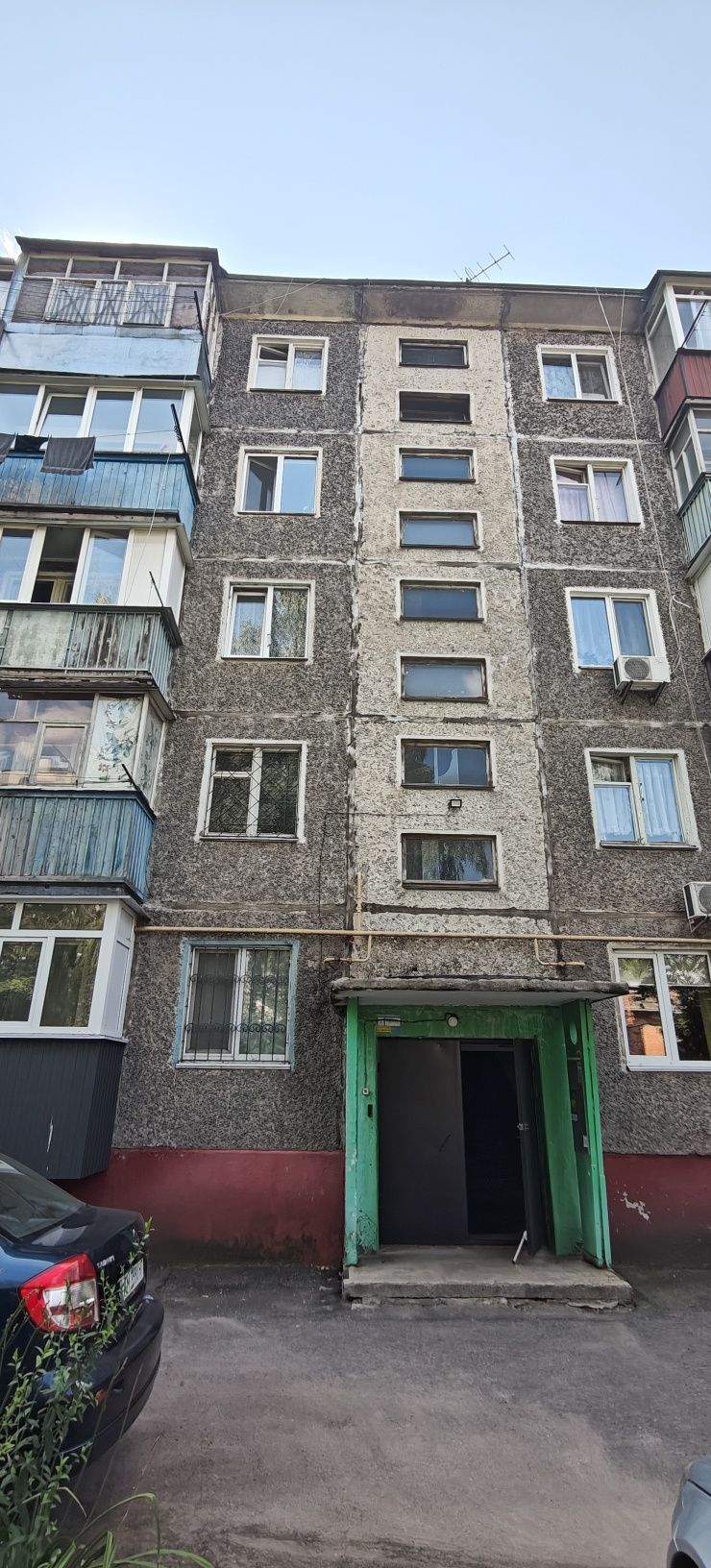 Продам двокімнатну квартиру Центр