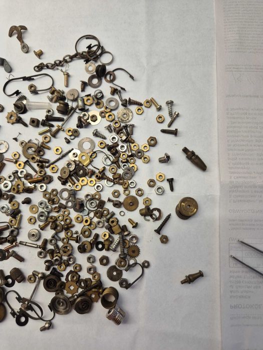 Zegarmistrzowskie elementy-śrubki,nakrętki,sprężyny ...