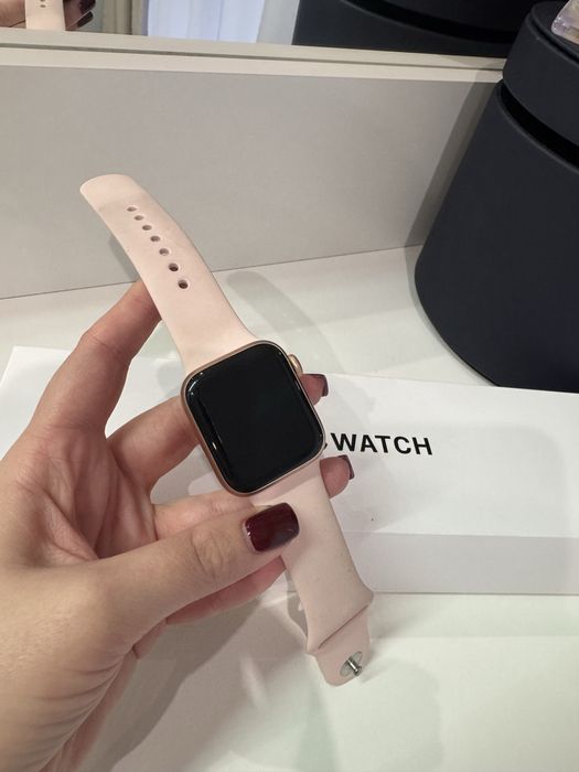 Apple Watch SE 40mm A2351 Gold Aluminum