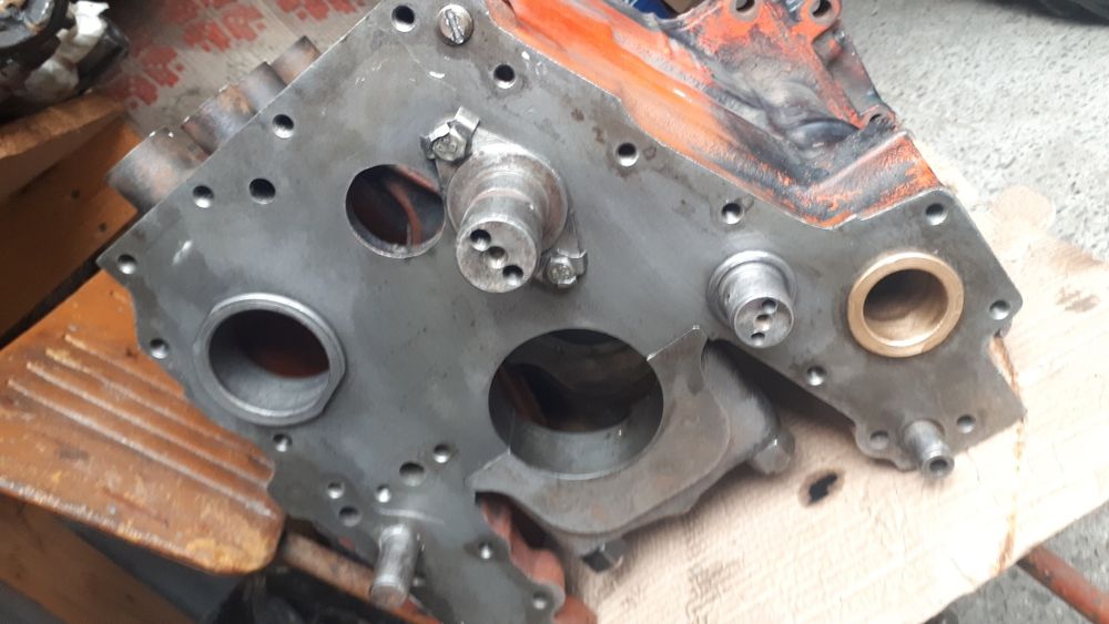 Блок двигуна д21 т25 т16