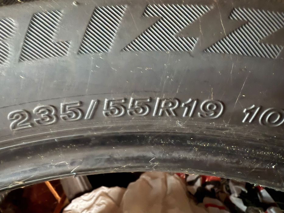 Bridgestone 235/55/19