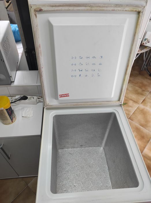 Arca frigorífica Indesit