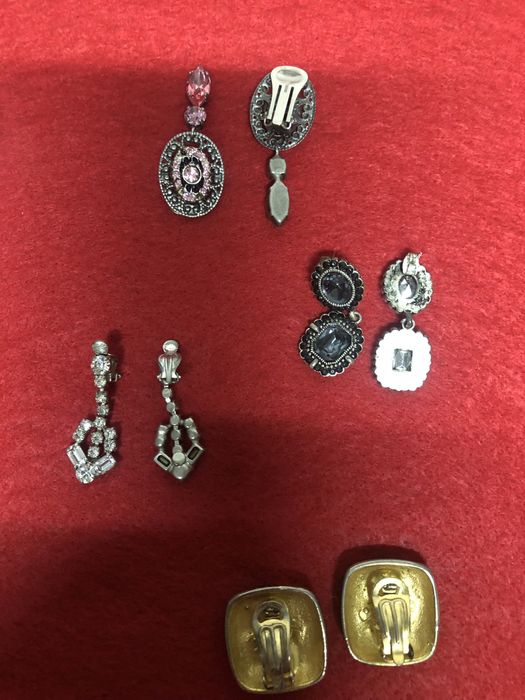 Conjunto de brincos variados