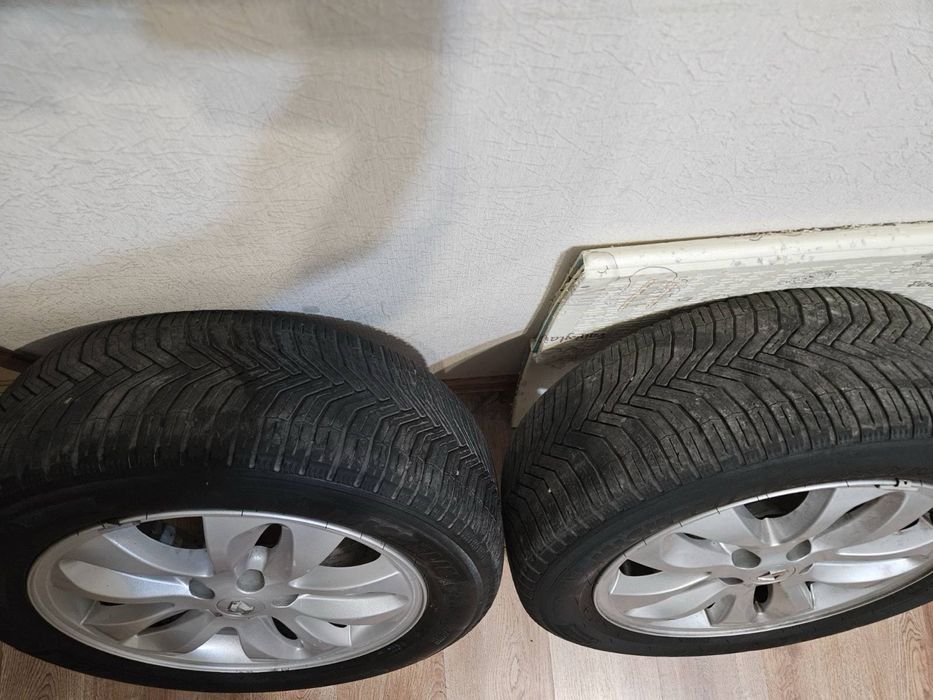 Резина всесизонна 255/55/R17 б/у 4 шт с дисками 5*108